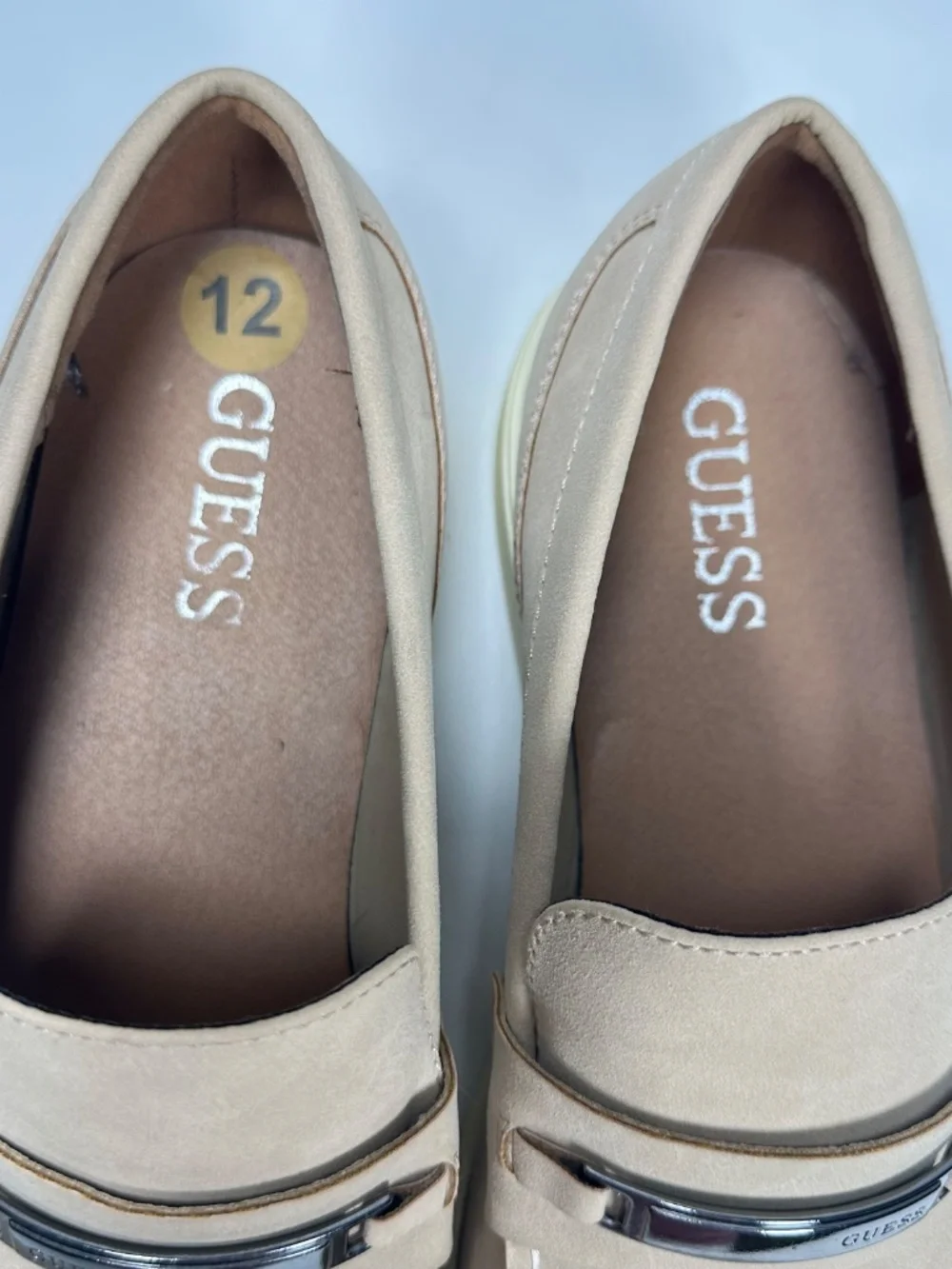 Guess quido light